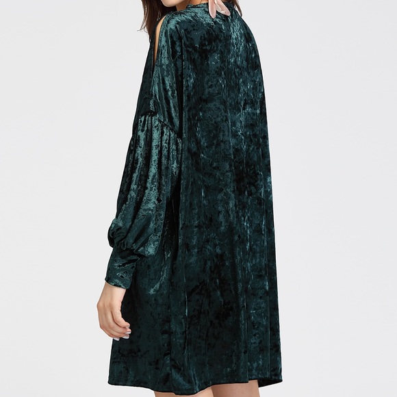 🆕🍒Green crushed velvet split bell sleeve tunic - Picture 2 of 6